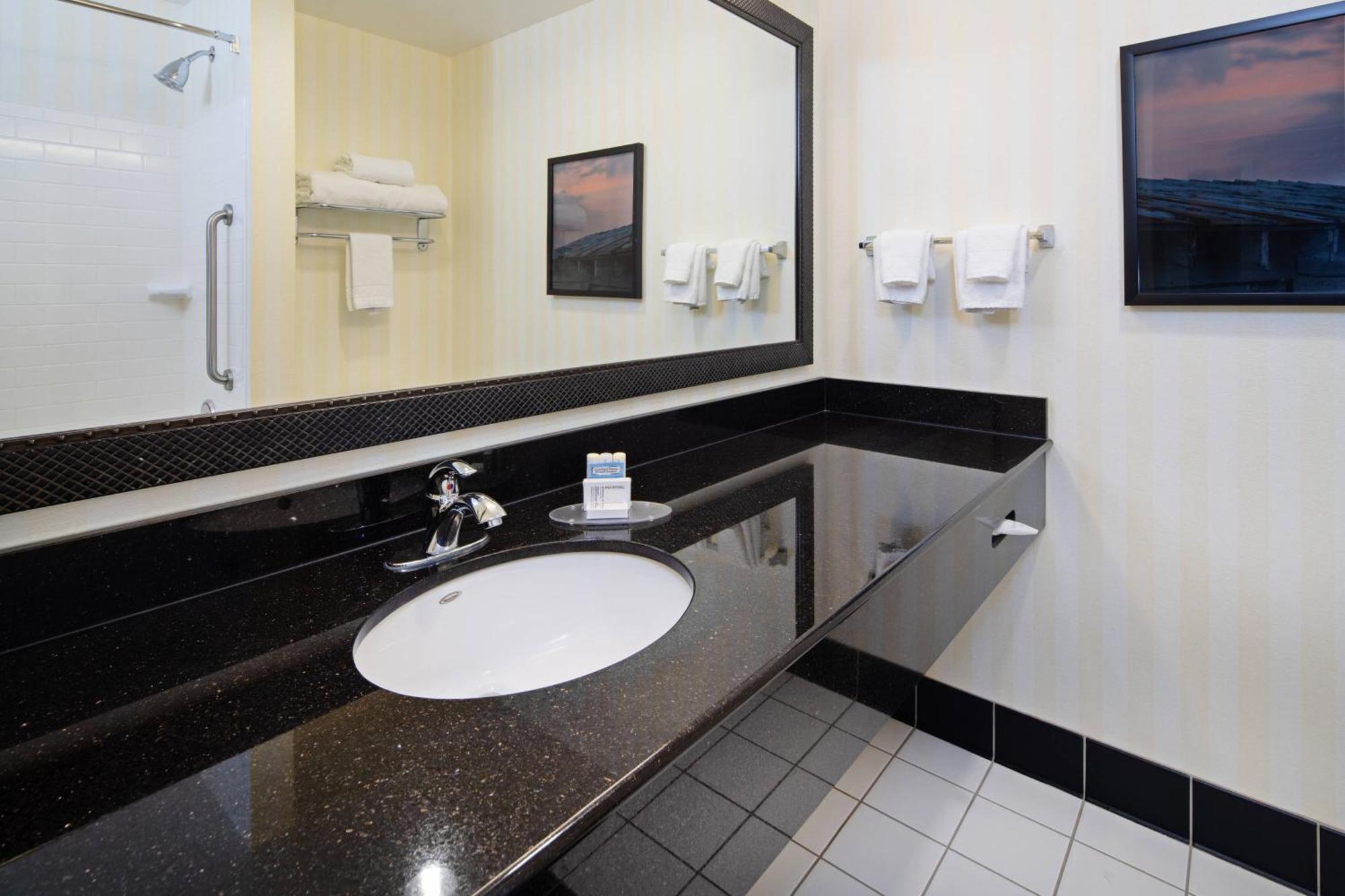 Fairfield & Seattle Hotel 3*